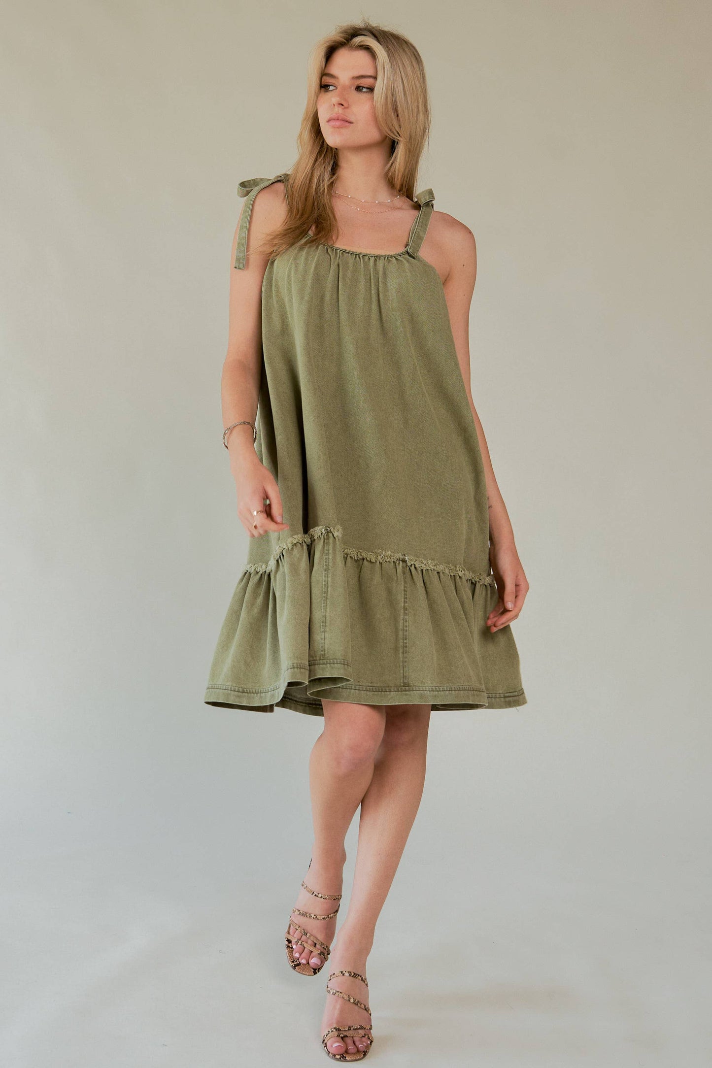 WASHED DENIM TIE SHOULDER CAMI SUNDRESS: Light Denim