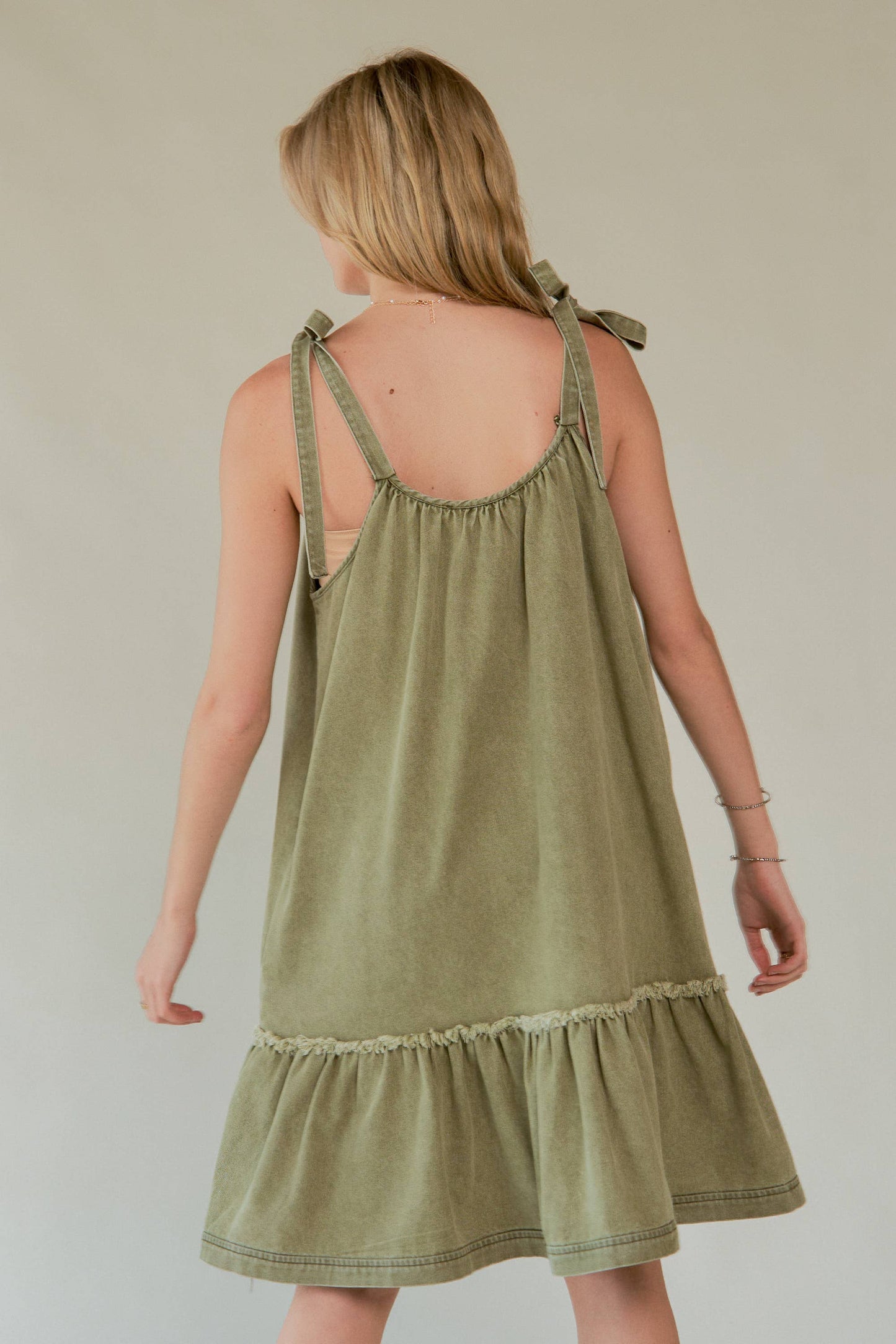 WASHED DENIM TIE SHOULDER CAMI SUNDRESS: Light Denim