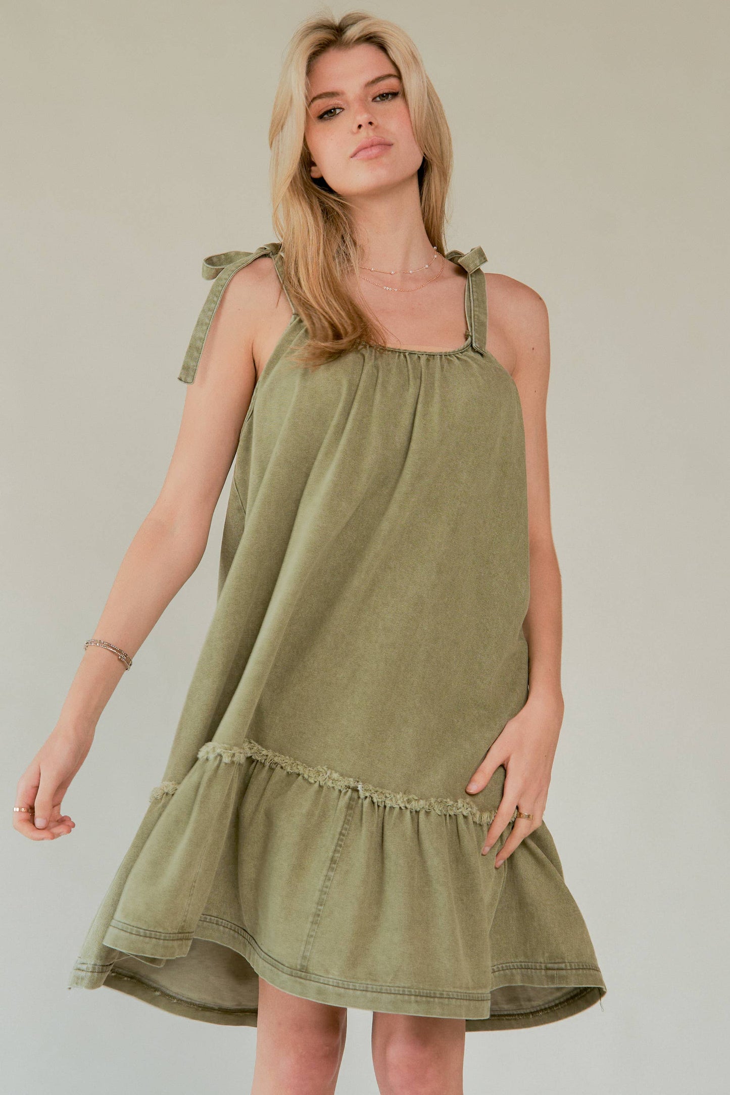 WASHED DENIM TIE SHOULDER CAMI SUNDRESS: Light Denim