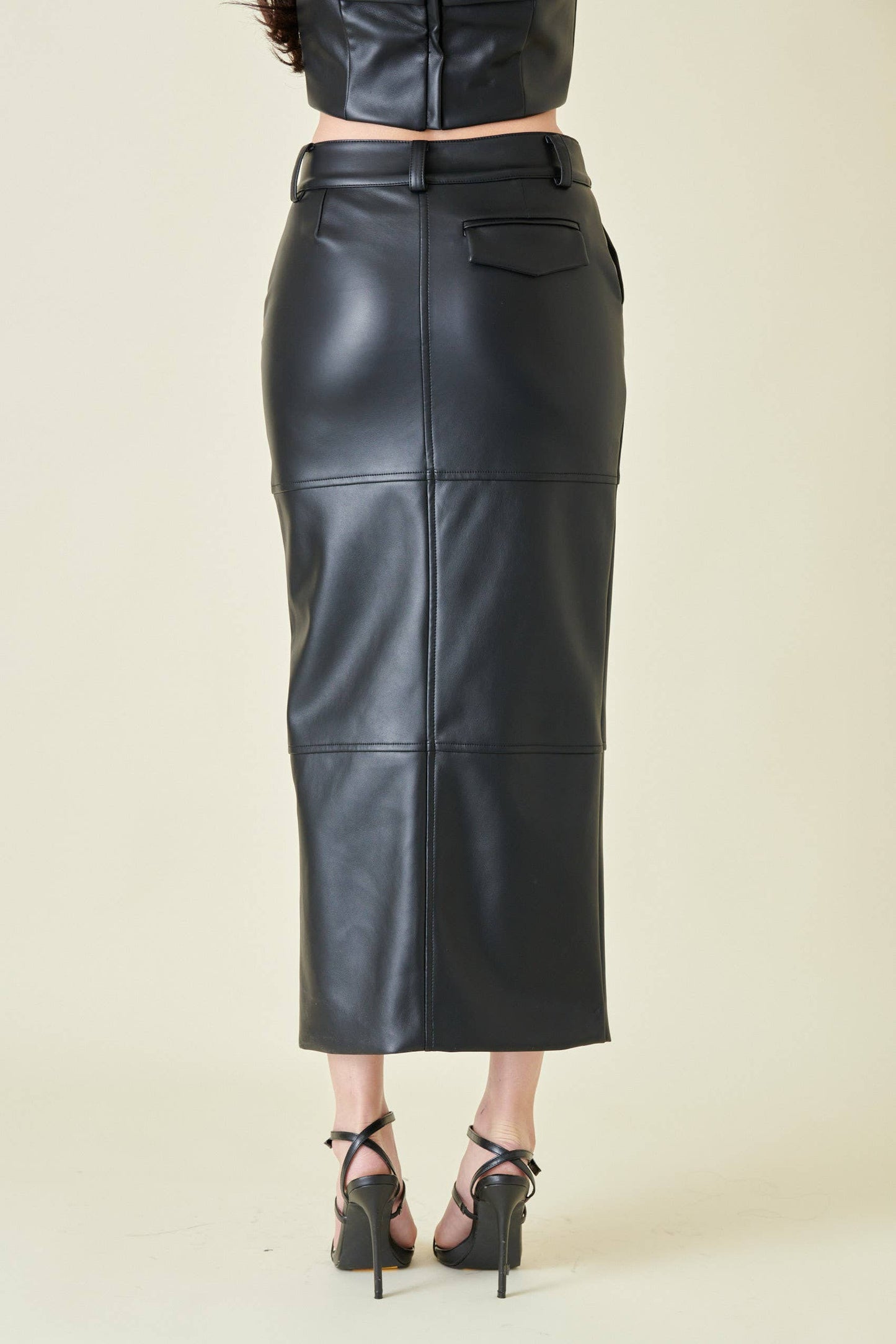 LEATHER PENCIL SKIRT WITH SEAM DETAIL -BLACK
